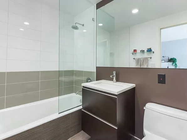 2-26 50th Avenue image 8 of 14