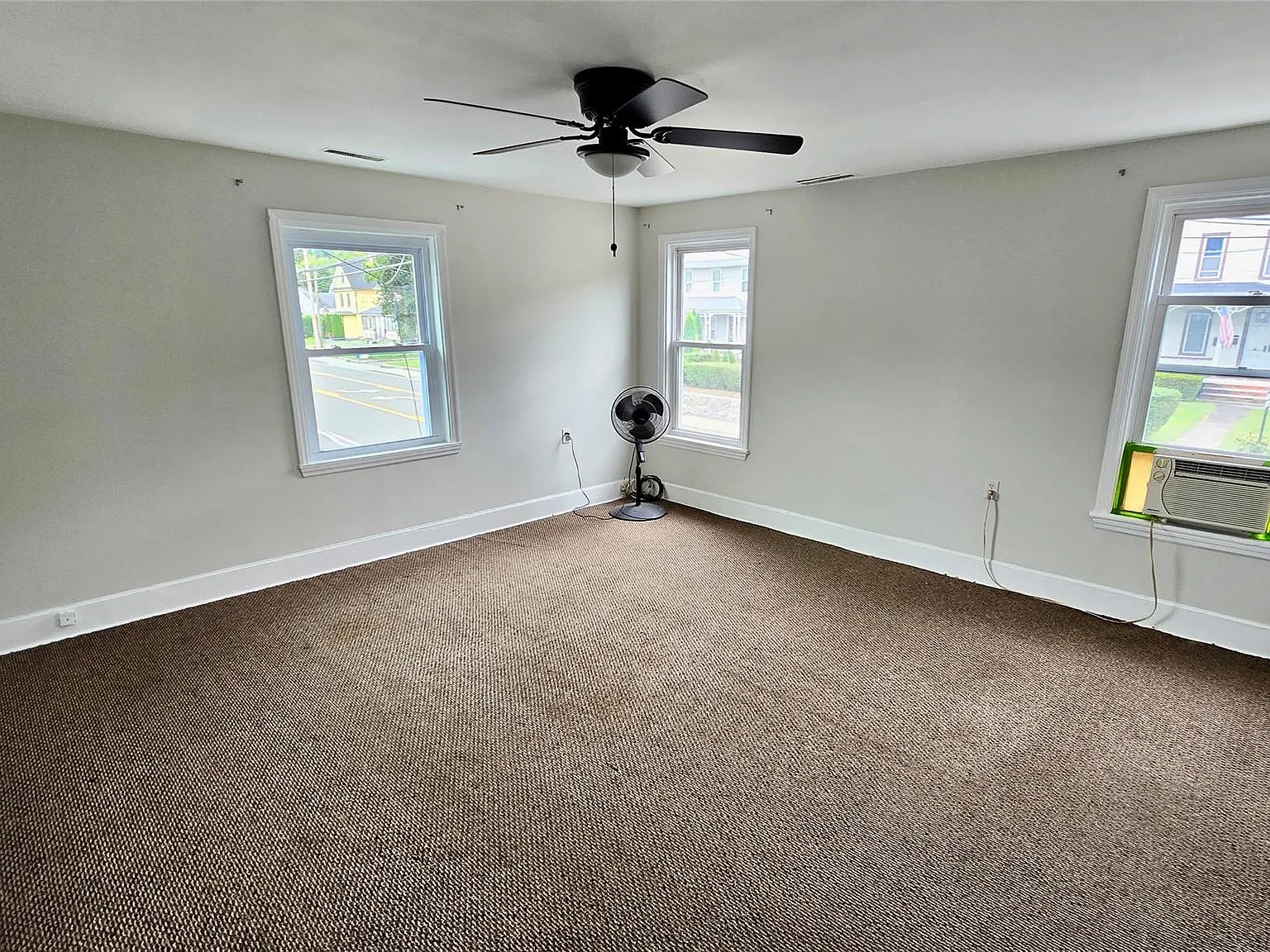 2 bed, 1.0 bath, 1000 sqft, $2,450 — Photo 2