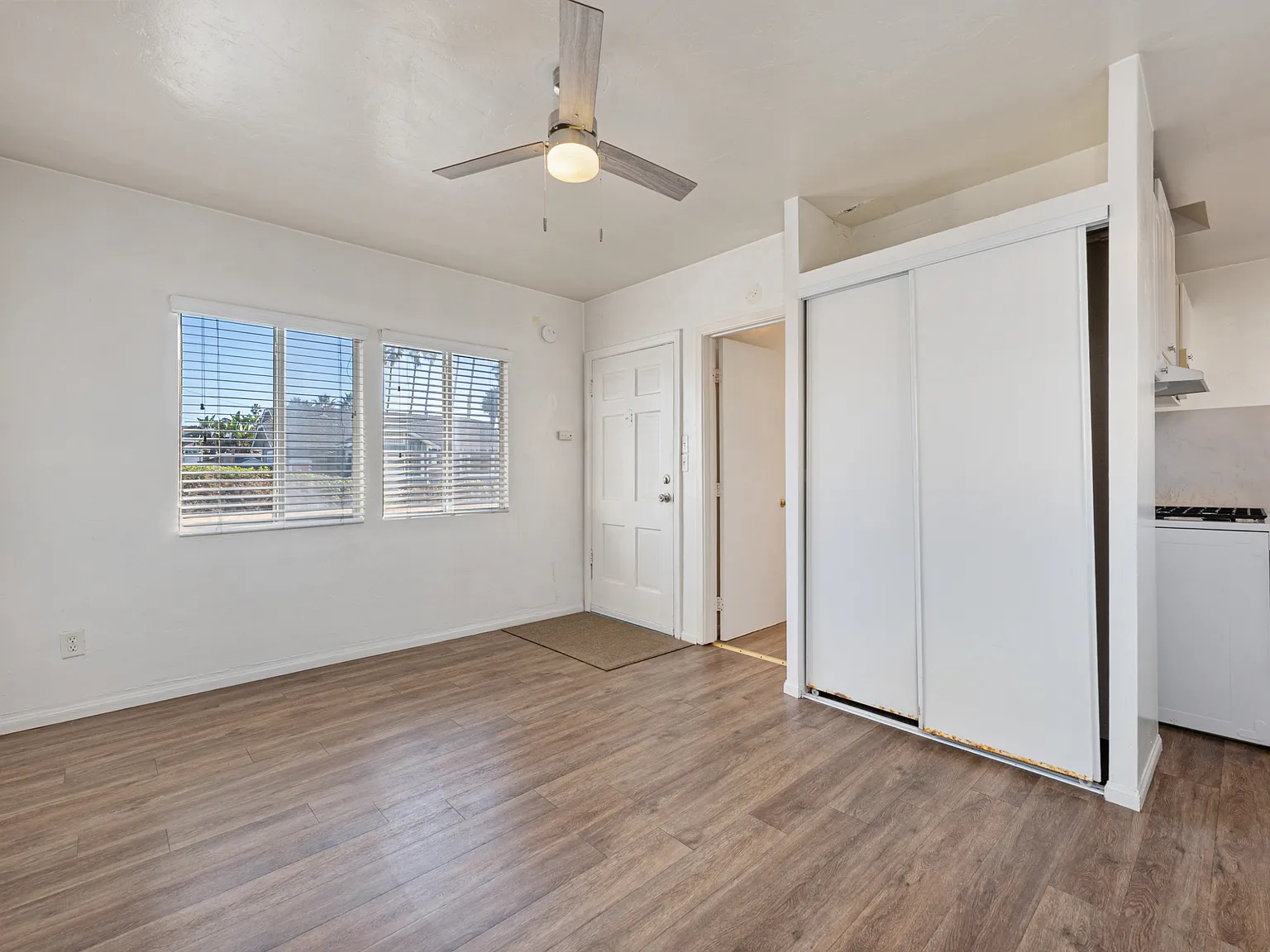 936 S. Pacific St - #12 — Photo 4