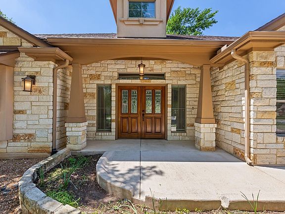 5th image of 1001 Fort Davis St