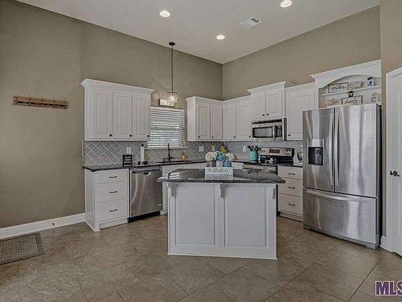 5th image of 9200 Yellowfin Dr