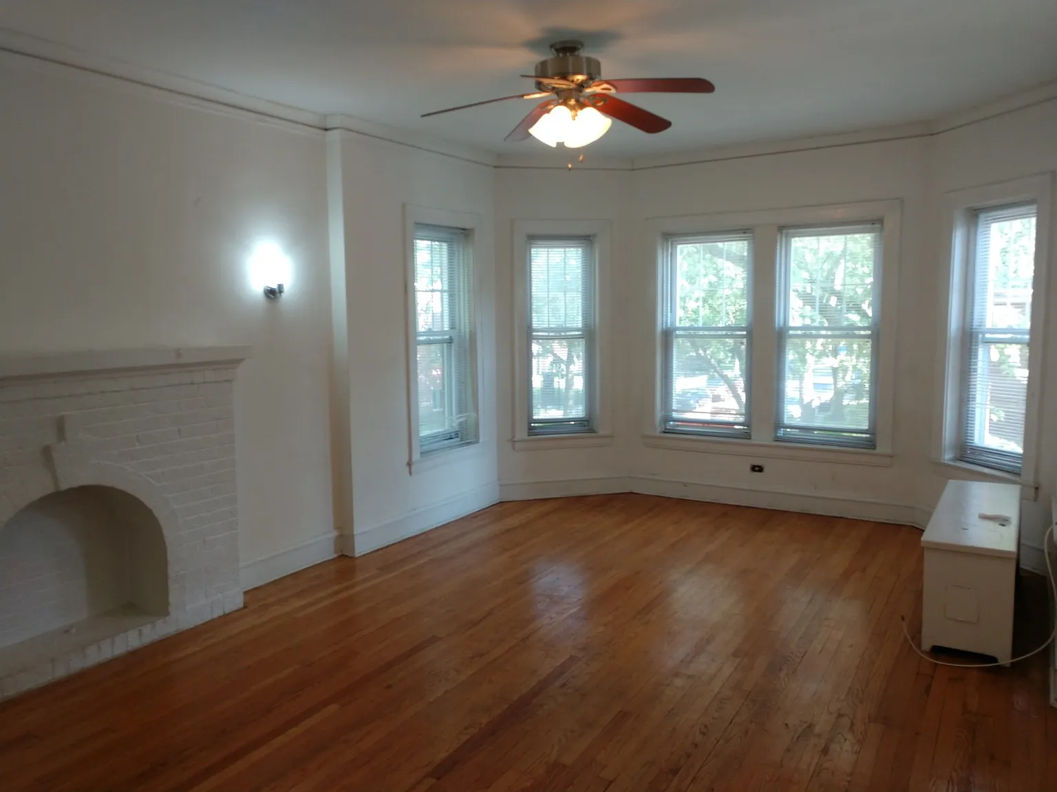 1938 W Birchwood Ave — Photo 1