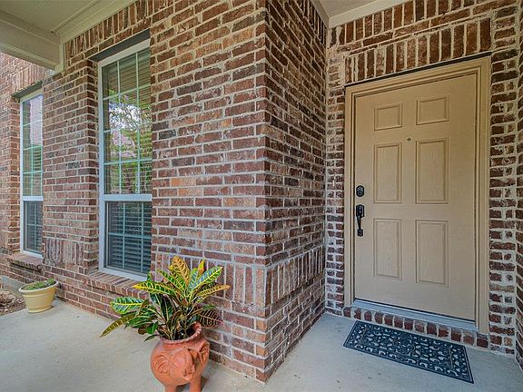 3rd image of 1016 Crest Meadow Dr