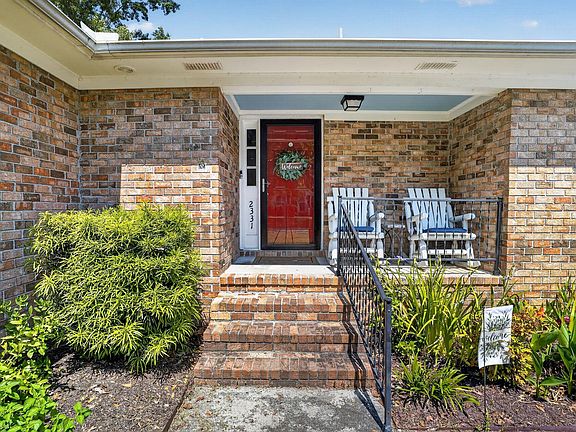 5th image of 2331 Vanderbilt Dr