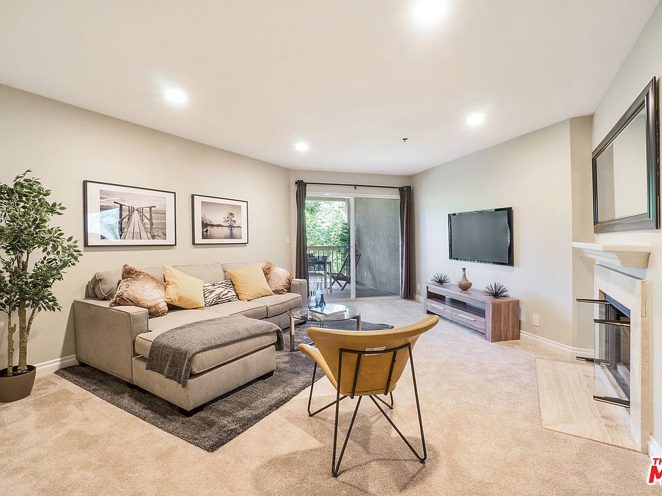 1st image of 697 Sutton Crest Trl Unit 212