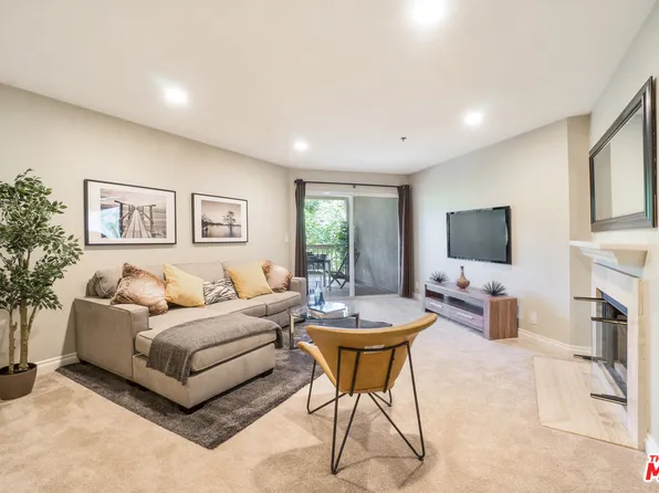 697 Sutton Crest Trl Unit 212, Oak Park, CA 91377