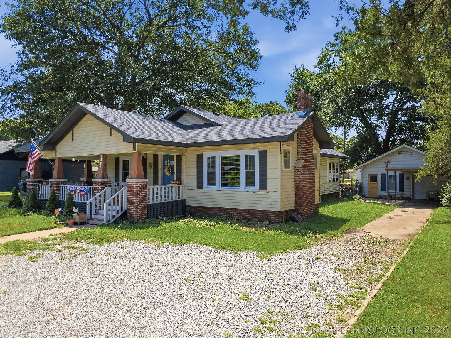 3 bed, 2.0 bath, 1548 sqft, $2,500 — Photo 2