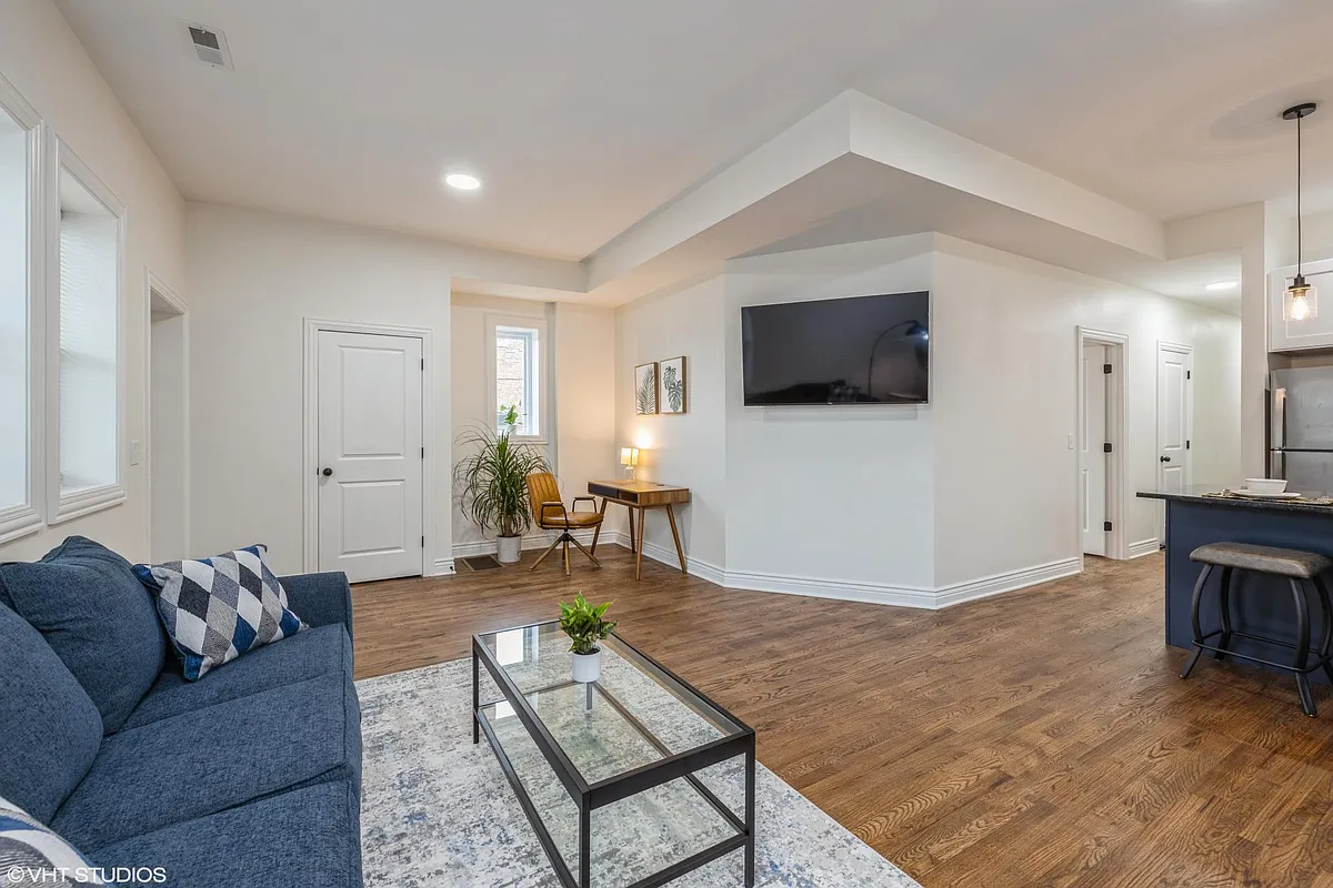 Building Photo - 5353 S Michigan Ave #1