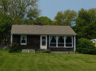 81 Pottersville Rd, Little Compton, RI 02837