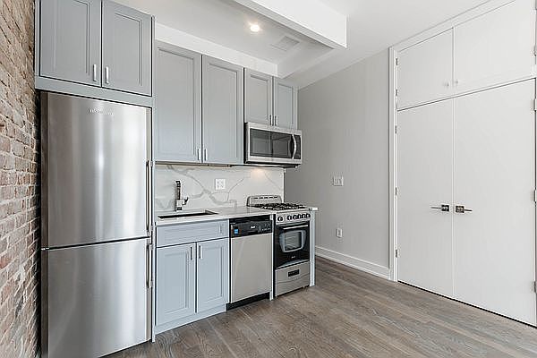 1st image of 216 E 84th St #2D