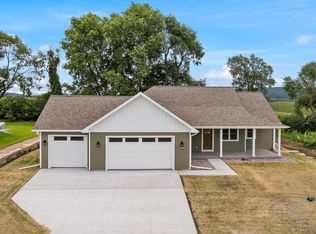 412 Roosevelt St, Baraboo, WI 53913