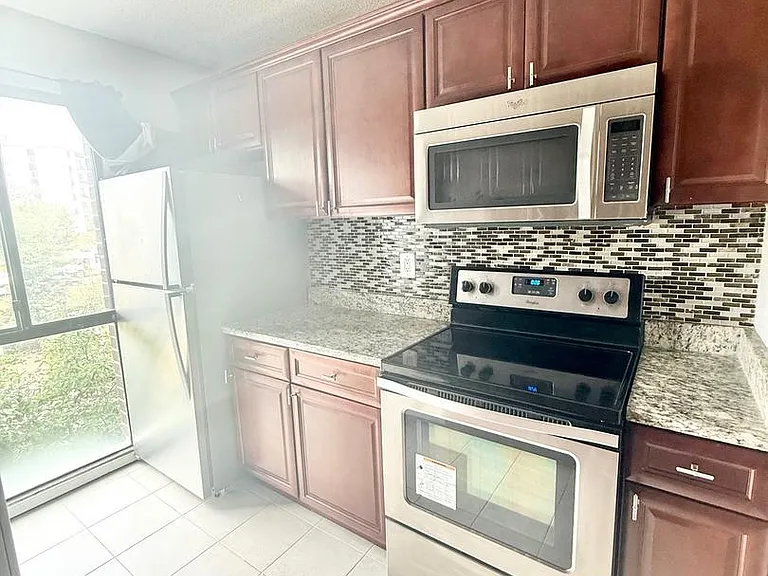 250 S Reynolds St #304 — Photo 10