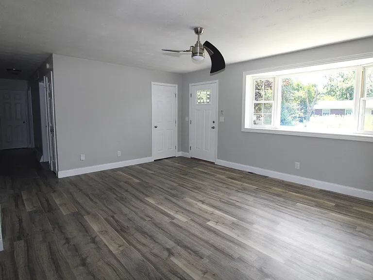 3350 Sunnyside Dr — Photo 5