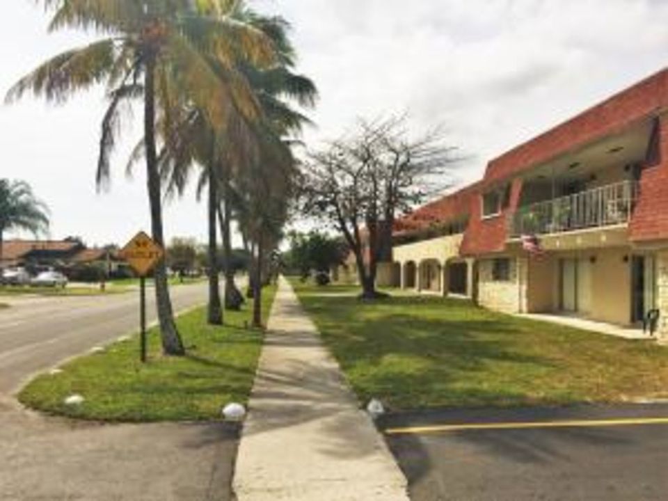 2nd image of 985 Manor Dr APT 32C
