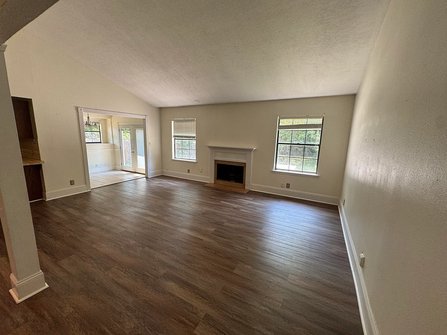 3 bed, 1482 sqft, $1,799 — Photo 2