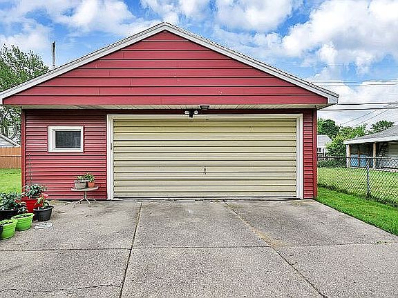 4th image of 163 Danbury Dr