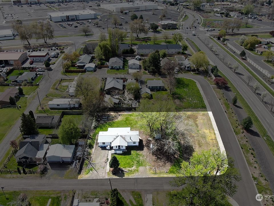 1st image of 345 Drumheller Street