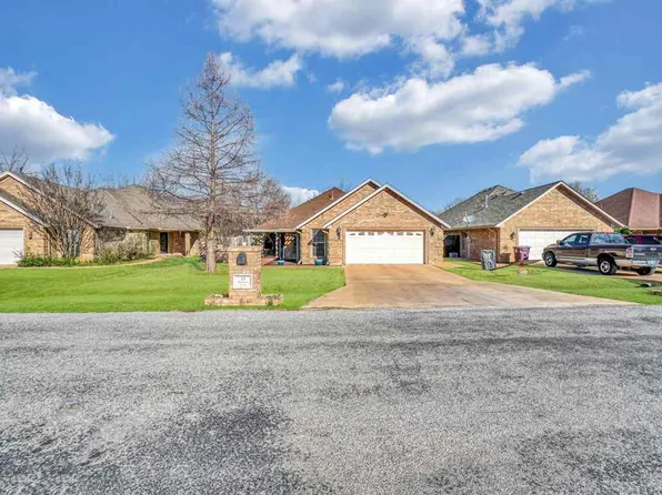 19 NW Heatherstone Dr, Lawton, OK 73505