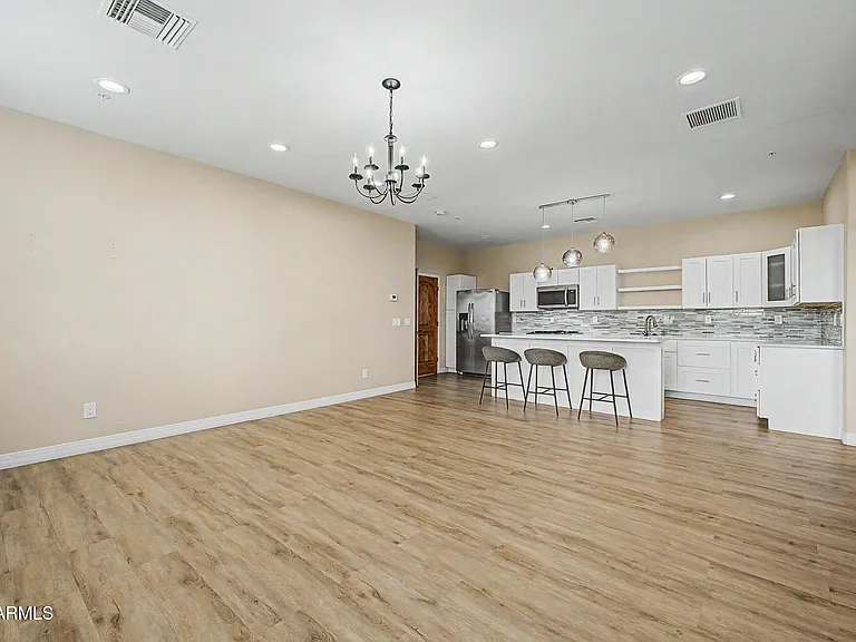 2311 E Colter St — Photo 51