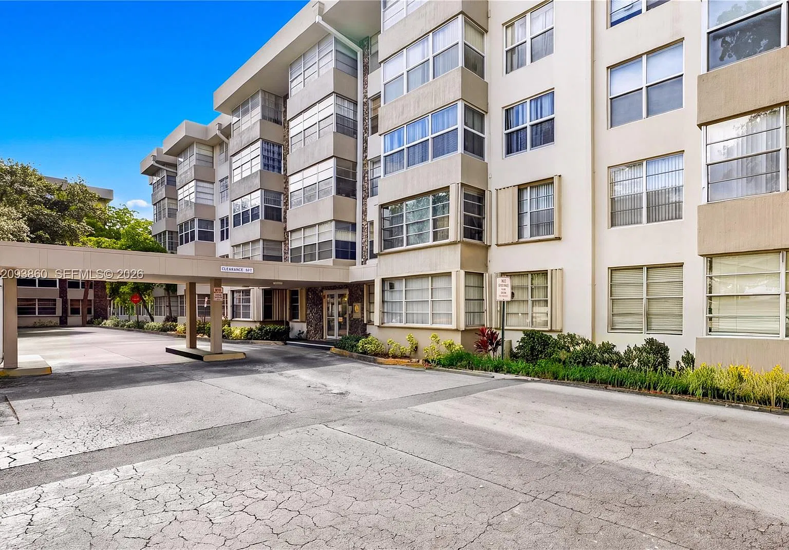 Plantation Place Condo — Photo 3