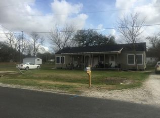 122 E Elm Ave #B, Winnie, TX 77665