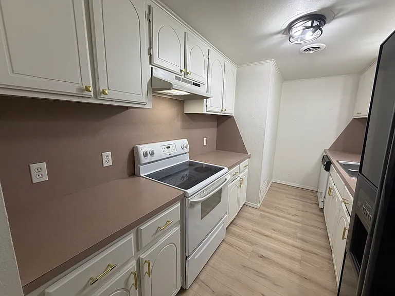 1006 Oak Park Dr #1 — Photo 8