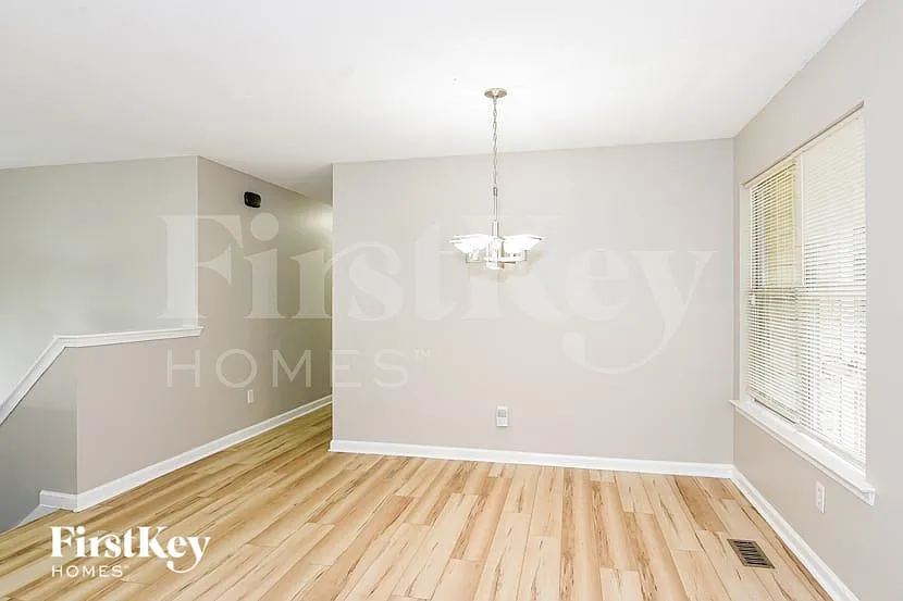 4 bed, 3.0 bath, 1796 sqft, $2,515 — Photo 3
