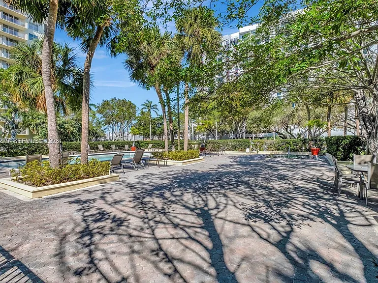 11111 Biscayne Blvd #8F — Photo 6