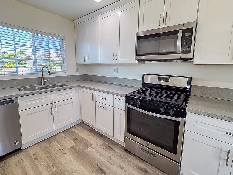 7923 Ledge Ave — Photo 8