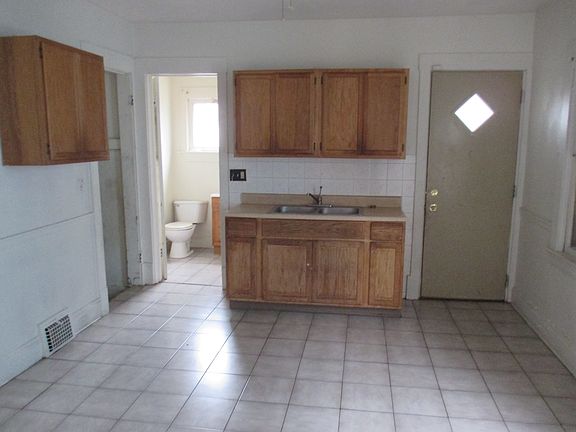2nd image of 3581 W 52nd St