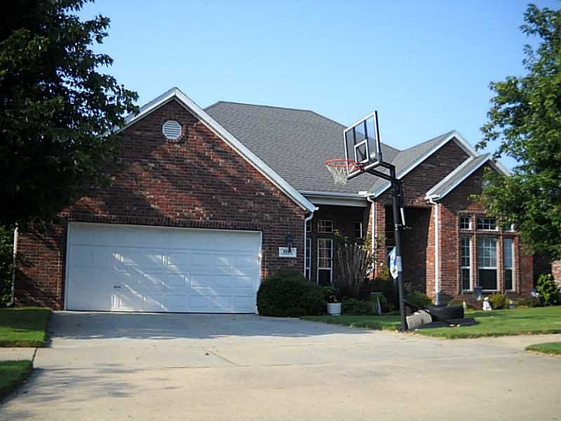 1st image of 6166 W Persimmon St