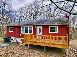 138 Hilltop Dr, Dingmans Ferry, PA 18328