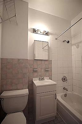 3rd image of 449 W 56th St APT 5D