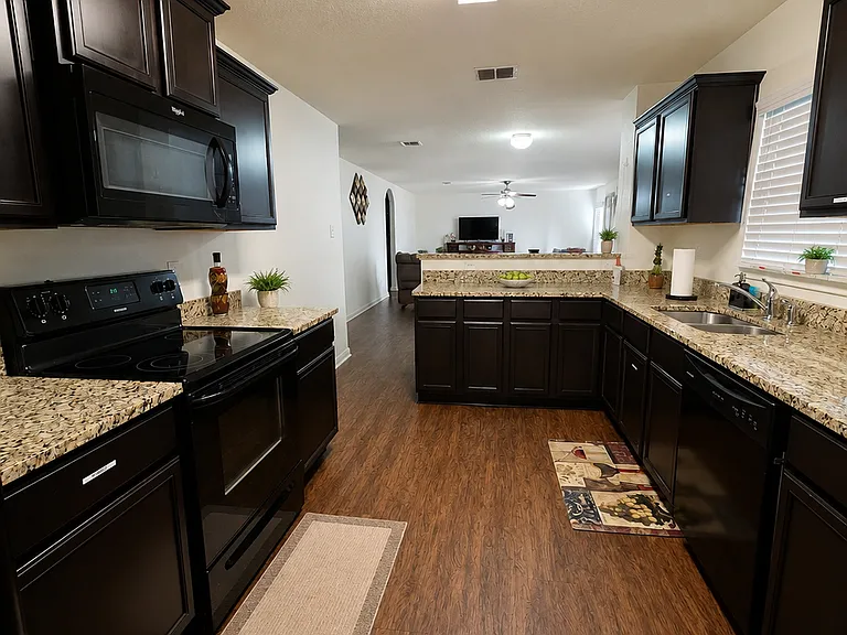 12251 Siragusa — Photo 3