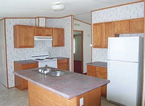 Kitchen with Breakfast Bar