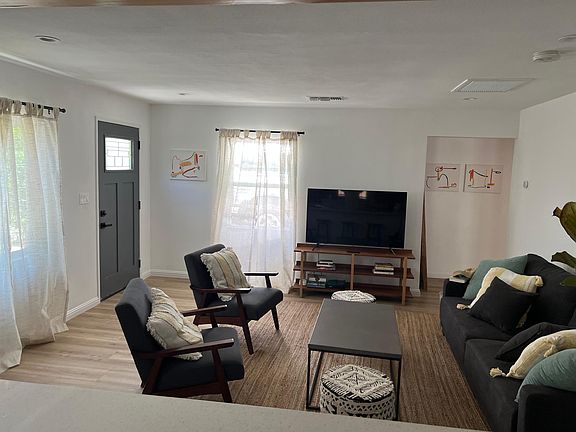 Entrance + living room