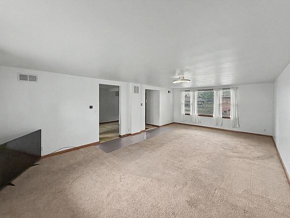 5th image of 305 E Cherry St #3