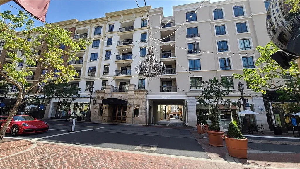 Building Photo - 311 Caruso Ave