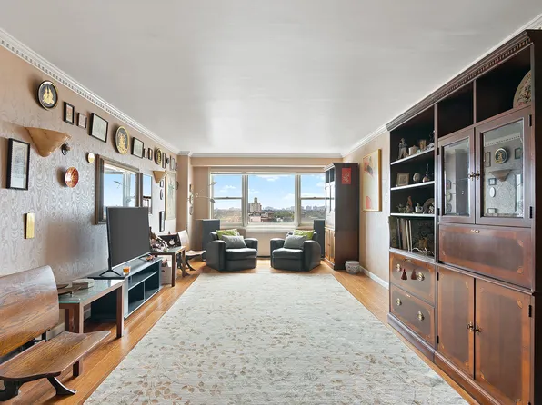 1170 Ocean Parkway image 1 of 9