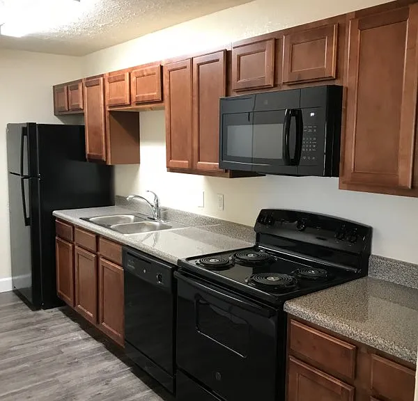 Covington Park Apartments — Photo 22