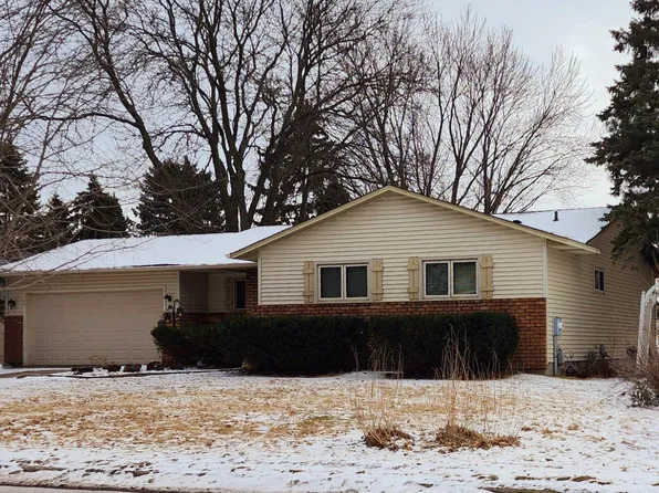 3912 66th St E, Inver Grove Heights, MN 55076