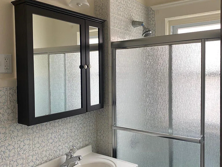 96 Capen St #2 — Photo 7