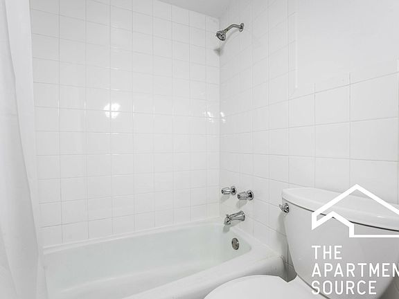 4th image of 534 W Wellington Ave APT 505