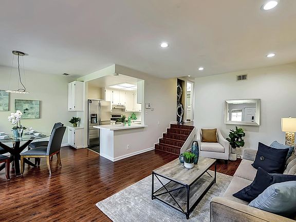 2nd image of 348 Kenbrook Cir