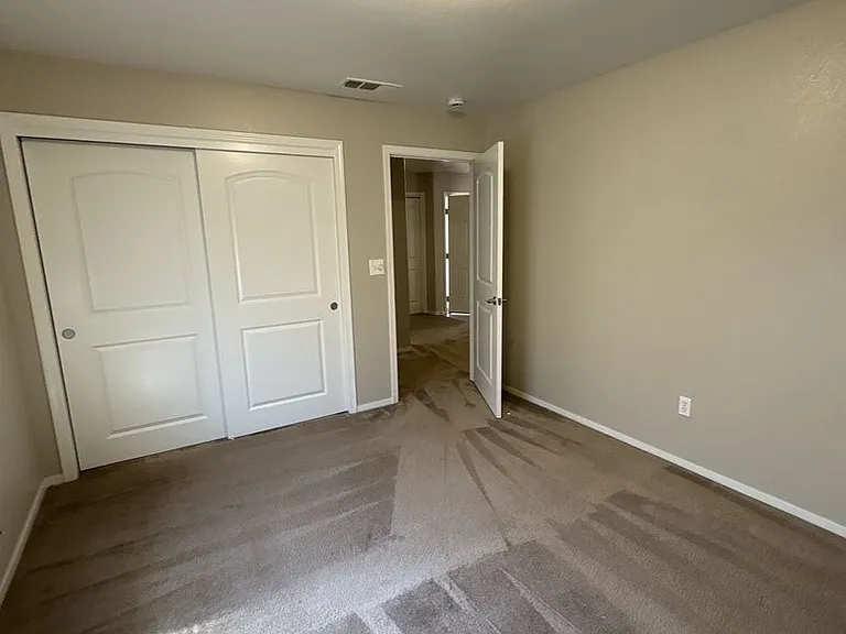 2916-18 N Terrace St #2645-2647 — Photo 13