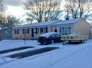 123 Moccasin Dr, Warwick, RI 02889