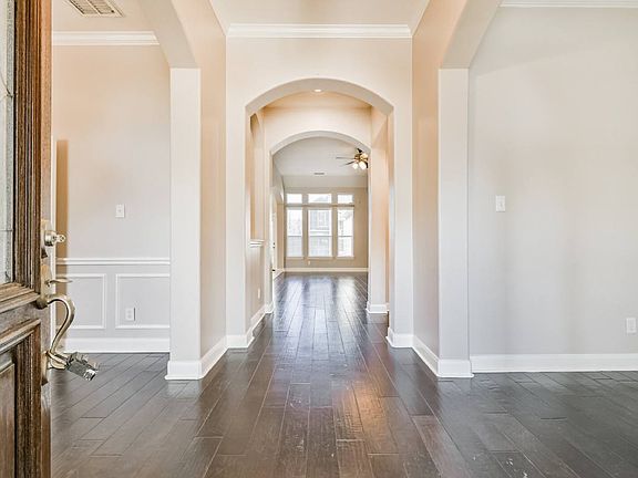 4th image of 1712 Hidden Brook Ln
