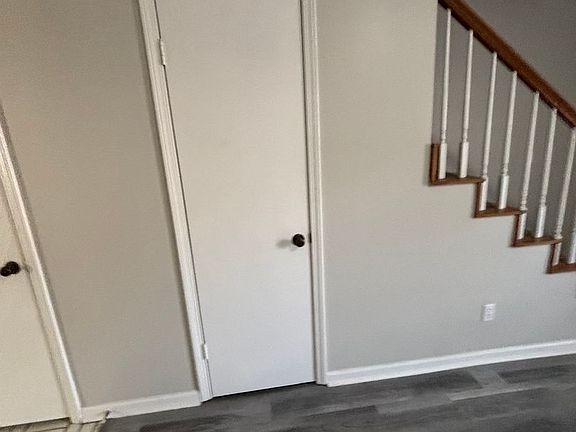 5th image of 1220 Louisville St #8