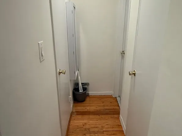 320 West 30th Street image 11 of 13