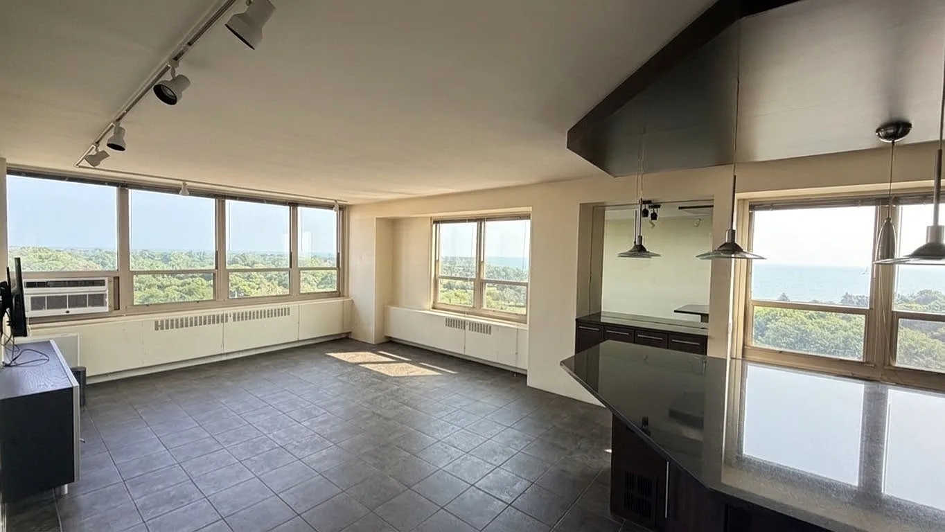 2 bed, 1.0 bath, 1000 sqft, $3,150 — Photo 1